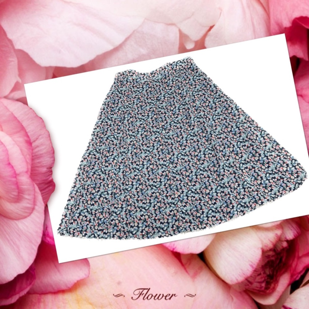 EU size 3/US Large lightweight flowy skirt